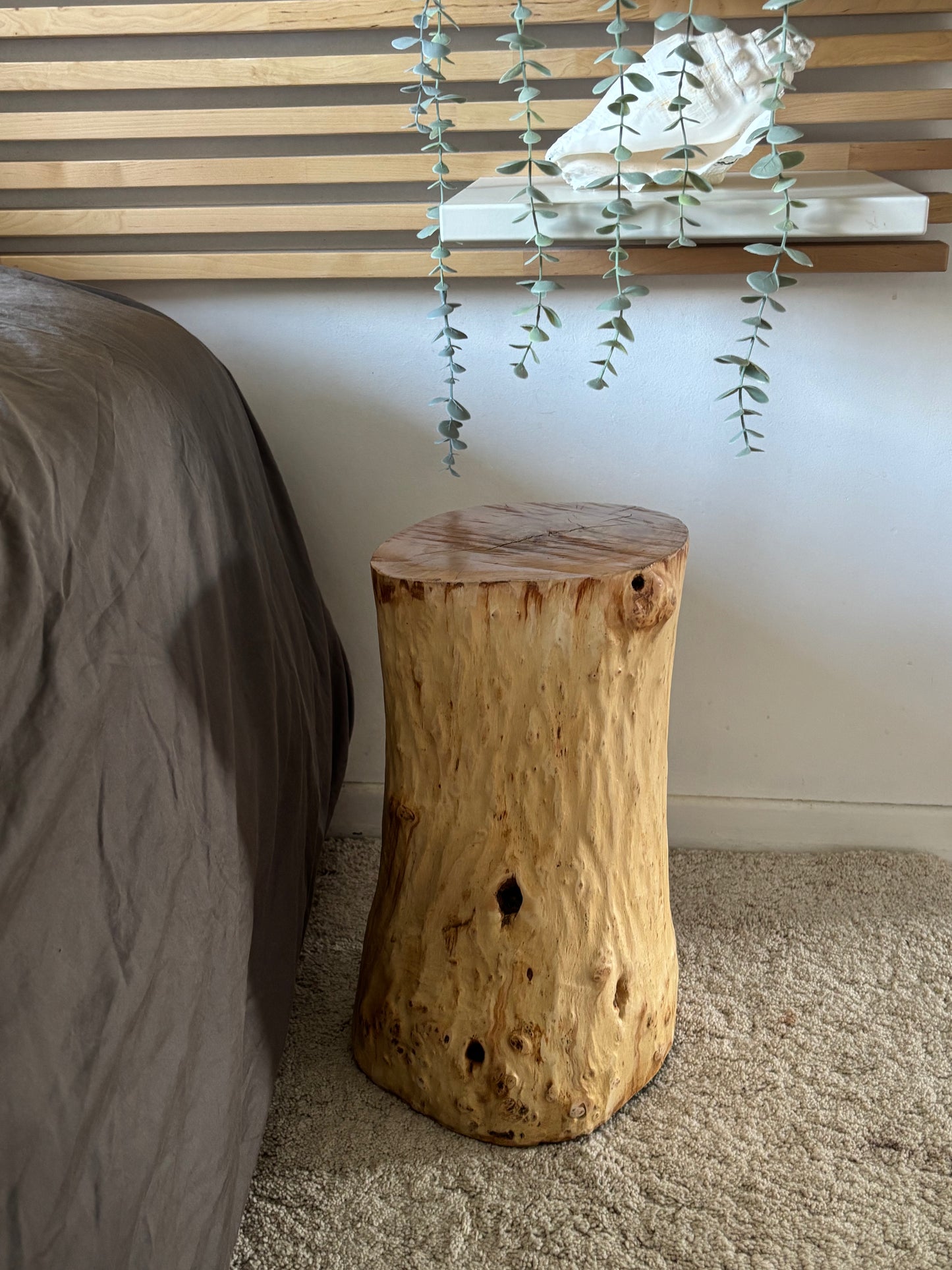 Chevet en bois, bout de canapé